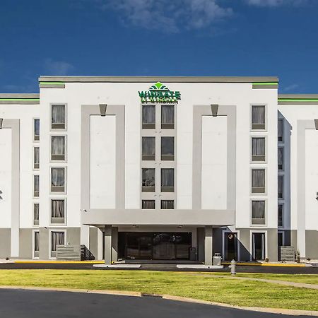 Wingate By Wyndham Louisville Airport Expo Center Exterior foto
